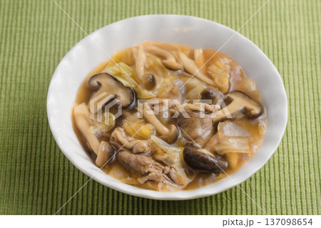 キノコと豚肉のあんかけ 137098654
