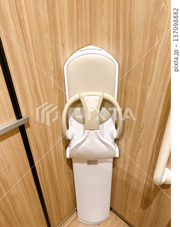 トイレのベビーシート トイレのベビーシート 137098882