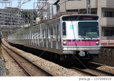201506 東京メトロ 8000系 8003 田園都市線 あざみ野 201506 東京メトロ 8000系 8003 田園都市線 あざみ野 137098919