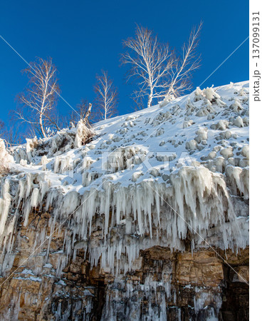 Icicles on the rocks Icicles on the rocks 137099131