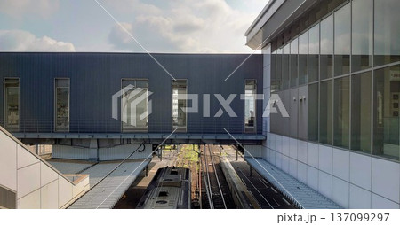 連絡通路 137099297