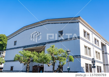 倉敷市倉敷公民館（旧倉敷文化センター)　倉敷美観地区観光（ルネッサンス風のレトロな街並み） 137099769