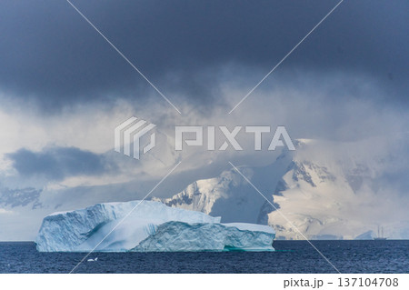 Landscape of the Antarctic Peninsula 137104708