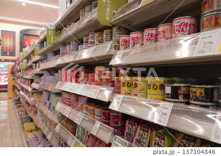 2月・美味しい缶詰の売り場 2月・美味しい缶詰の売り場 137104846