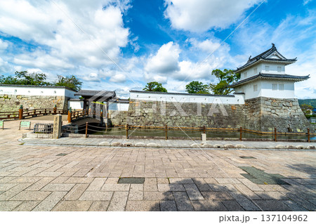 【日本100名城】初秋の赤穂城 大手門と隅櫓2 兵庫県赤穂市 【日本100名城】初秋の赤穂城 大手門と隅櫓2 兵庫県赤穂市 137104962