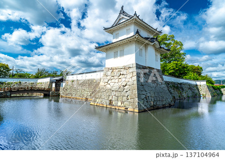 【日本100名城】初秋の赤穂城 隅櫓と大手門2 兵庫県赤穂市 【日本100名城】初秋の赤穂城 隅櫓と大手門2 兵庫県赤穂市 137104964