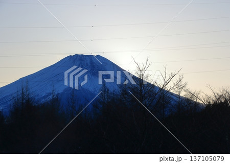 View of Mt. Fuji from the Marriott Hotel at Lake Yamanakako in Yamanashi prefecture of Japan in the evening 137105079