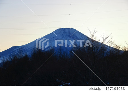 View of Mt. Fuji from the Marriott Hotel at Lake Yamanakako in Yamanashi prefecture of Japan in the evening View of Mt. Fuji from the Marriott Hotel at Lake Yamanakako in Yamanashi prefecture of Japan in the evening 137105088