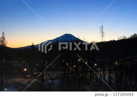 View of Mt. Fuji from the Marriott Hotel at Lake Yamanakako in Yamanashi prefecture of Japan in the evening View of Mt. Fuji from the Marriott Hotel at Lake Yamanakako in Yamanashi prefecture of Japan in the evening 137105093