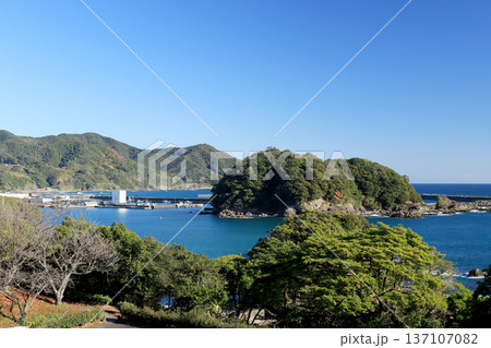 土佐西南大規模公園から見た佐賀港と鹿島ヶ浦 土佐西南大規模公園から見た佐賀港と鹿島ヶ浦 137107082