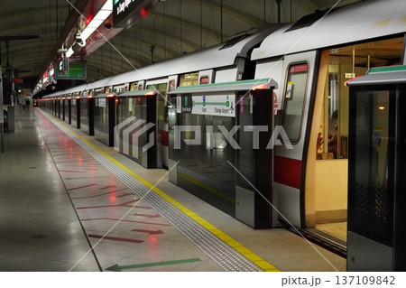 Singapore MRT Train at Underground Changi Airport Station Singapore MRT Train at Underground Changi Airport Station 137109842