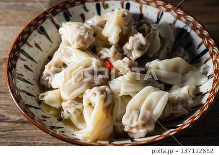 wonton 137112682