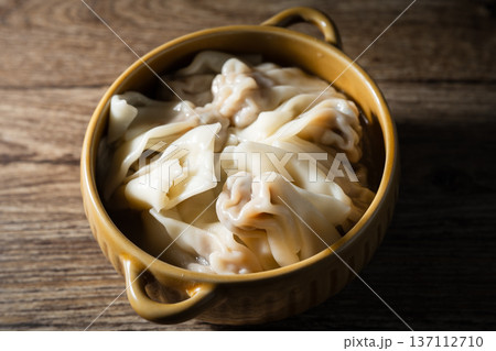 wonton 137112710