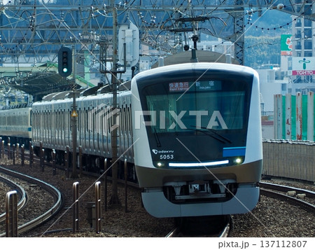 小田急5000形 5053F 狛江駅 小田急5000形 5053F 狛江駅 137112807