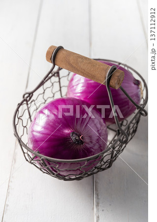 onion onion 137112912