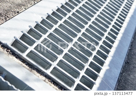排水溝の溝蓋 137113477