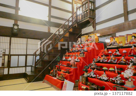 岩手県盛岡市鉈屋町の町屋記念館の伝統的雛祭り 岩手県盛岡市鉈屋町の町屋記念館の伝統的雛祭り 137117882