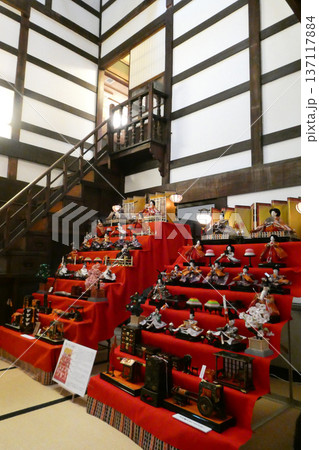 岩手県盛岡市鉈屋町の町屋記念館の伝統的雛祭り 岩手県盛岡市鉈屋町の町屋記念館の伝統的雛祭り 137117884