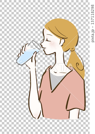 水を飲む女性 水分補給 健康的 水を飲む女性 水分補給 健康的 137118298