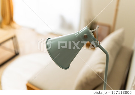 明るい部屋の照明器具 明るい部屋の照明器具 137118806