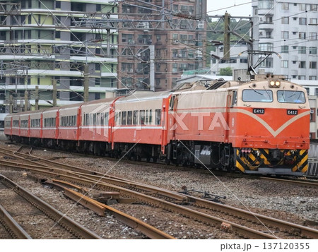 台湾鉄路 E400 台湾鉄路 E400 137120355