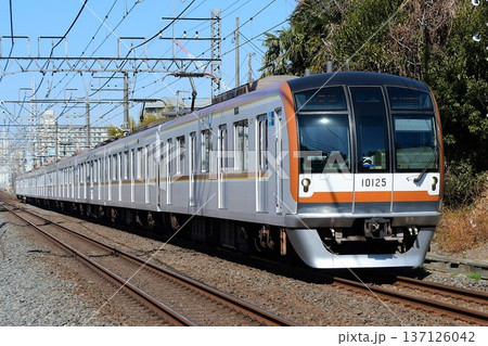 東京メトロ10000系10125F 東上線内 東京メトロ10000系10125F 東上線内 137126042
