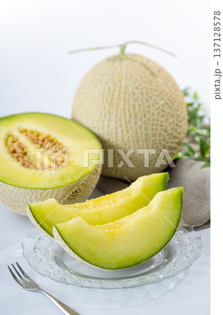 カットしたメロン 137128578