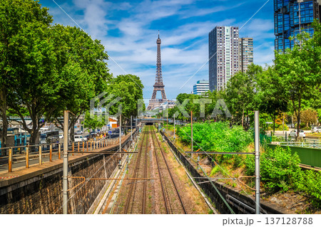 eiffel tour and from Trocadero, Paris 137128788