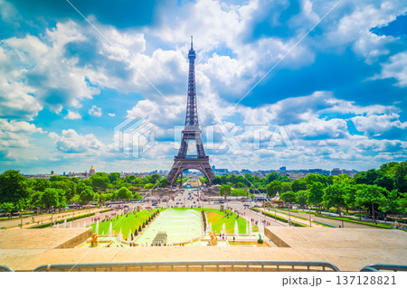 eiffel tour and from Trocadero, Paris 137128821