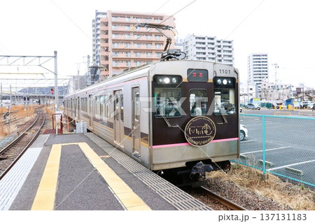 福島交通飯坂線1000系　旧東急電鉄1000系　福島駅　福島県　福島市 137131183