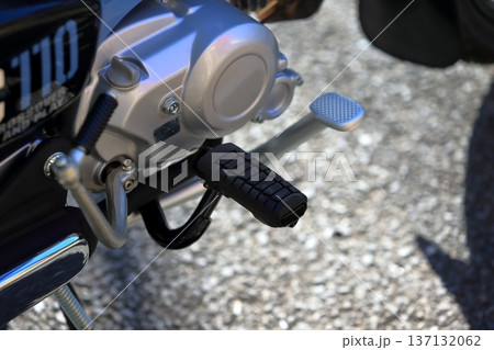 原付二種バイク（ブレーキペダル） 137132062