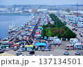 青森県八戸市 舘鼻岸壁朝市の風景より 137134501