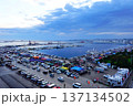青森県八戸市 舘鼻岸壁朝市の風景より 137134502