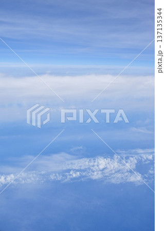 飛行機から見た風景 137135344