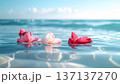 穏やかな海面に浮かぶピンクの花びらと清らかな波が織りなす海洋葬と追悼のための美しい祈りの風景 137137270