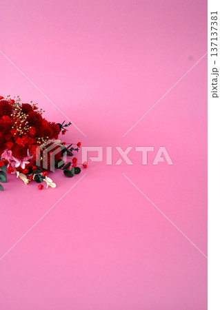 赤いブーケ 137137381