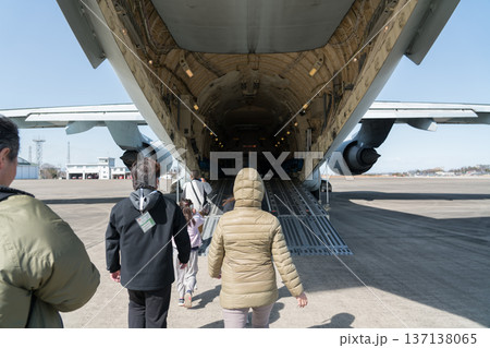 C-2輸送機機内 137138065