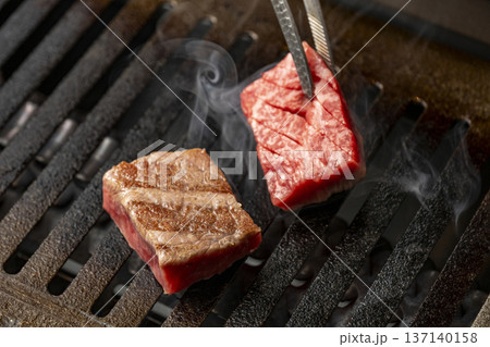 高級な焼き肉 137140158