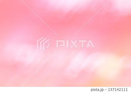 暖色系（うす赤・ピンク色系）ふんわりな背景 137142111