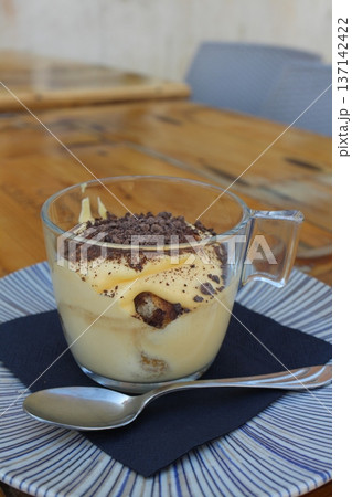 ティラミス イタリア・ムラーノ島のカフェにて ティラミス イタリア・ムラーノ島のカフェにて 137142422