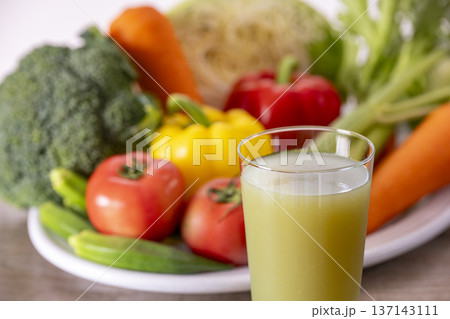 健康にいい野菜ジュース 健康にいい野菜ジュース 137143111