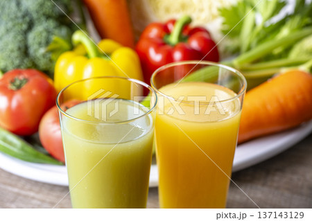 健康にいい野菜ジュース 健康にいい野菜ジュース 137143129