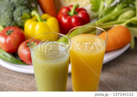 健康にいい野菜ジュース 健康にいい野菜ジュース 137143132