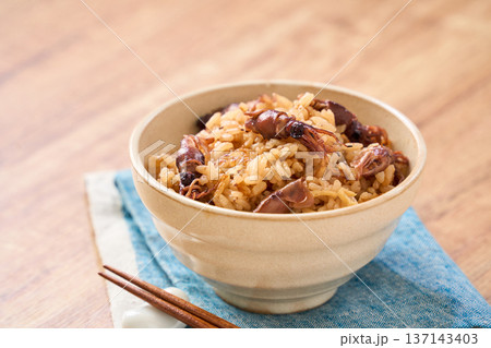 ホタルイカの炊き込みご飯 春の旬ごはん 137143403