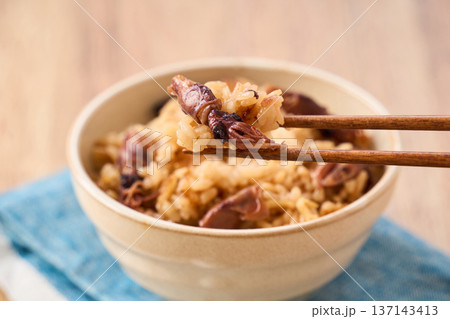 ホタルイカの炊き込みご飯 春の旬ごはん 137143413