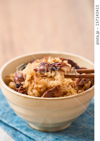 ホタルイカの炊き込みご飯 春の旬ごはん 137143415