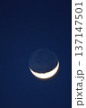 三日月の地球照 137147501