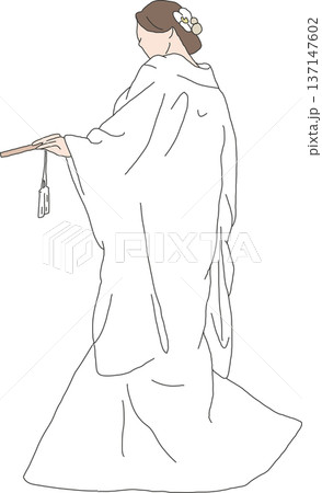 白無垢を着て扇を持つ女性 137147602
