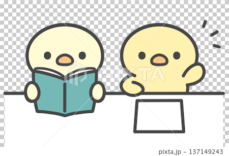 手繪插圖，描繪了一隻小雞讀書和一隻小雞舉手的場景。課堂上的閱讀和展示場景。 137149243