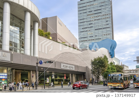 横浜市港南区の都市風景　上大岡駅 137149917